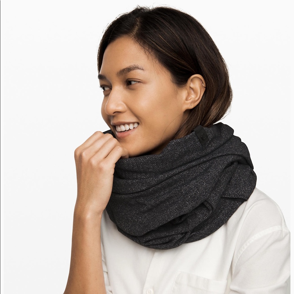 Lululemon Vinyasa Scarf